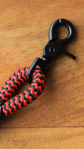 Ckeckered Black & red collar